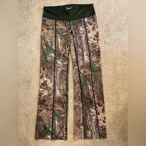 🍁🍂 Under Armour Women Realtree Camo Flare Leg Wide Leg Leggings Size M EUC
